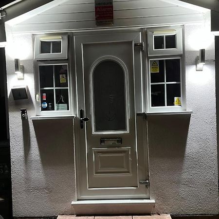 Comfortable Single Bedroom With Free On Site Parking Kingston upon Thames  Εξωτερικό φωτογραφία