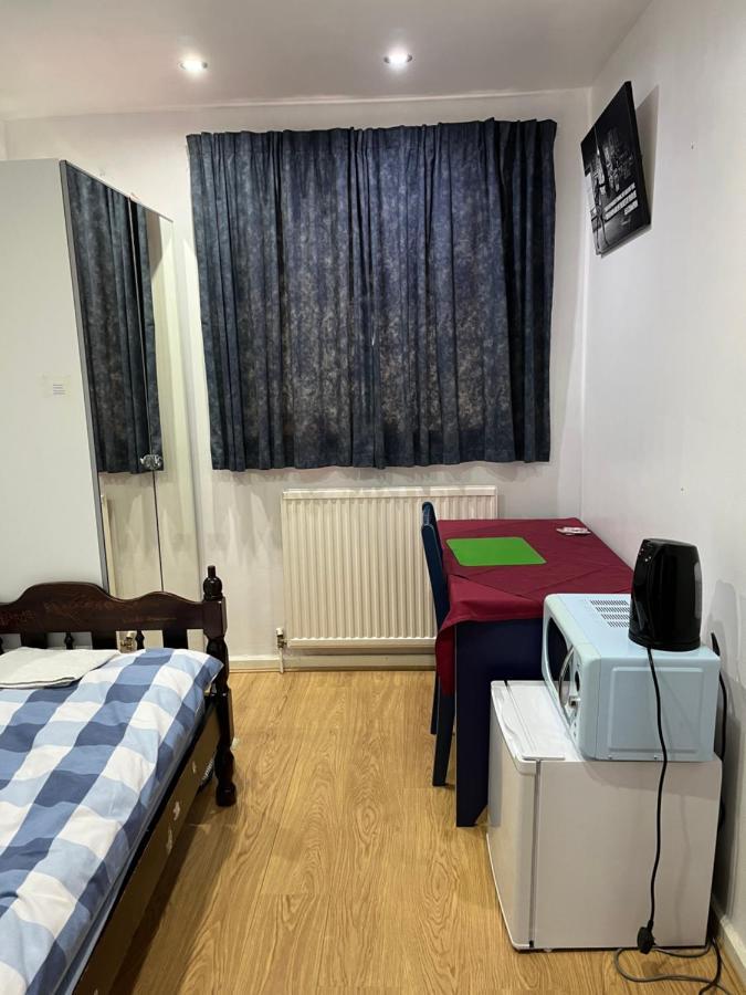 Comfortable Single Bedroom With Free On Site Parking Kingston upon Thames  Εξωτερικό φωτογραφία